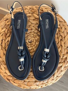 MICHAEL Michael Kors Navy Knot Leather Thong Sandals size 7